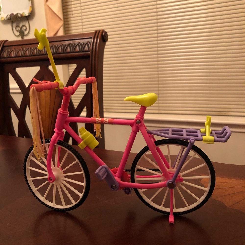 1999 Barbie bike with accessories